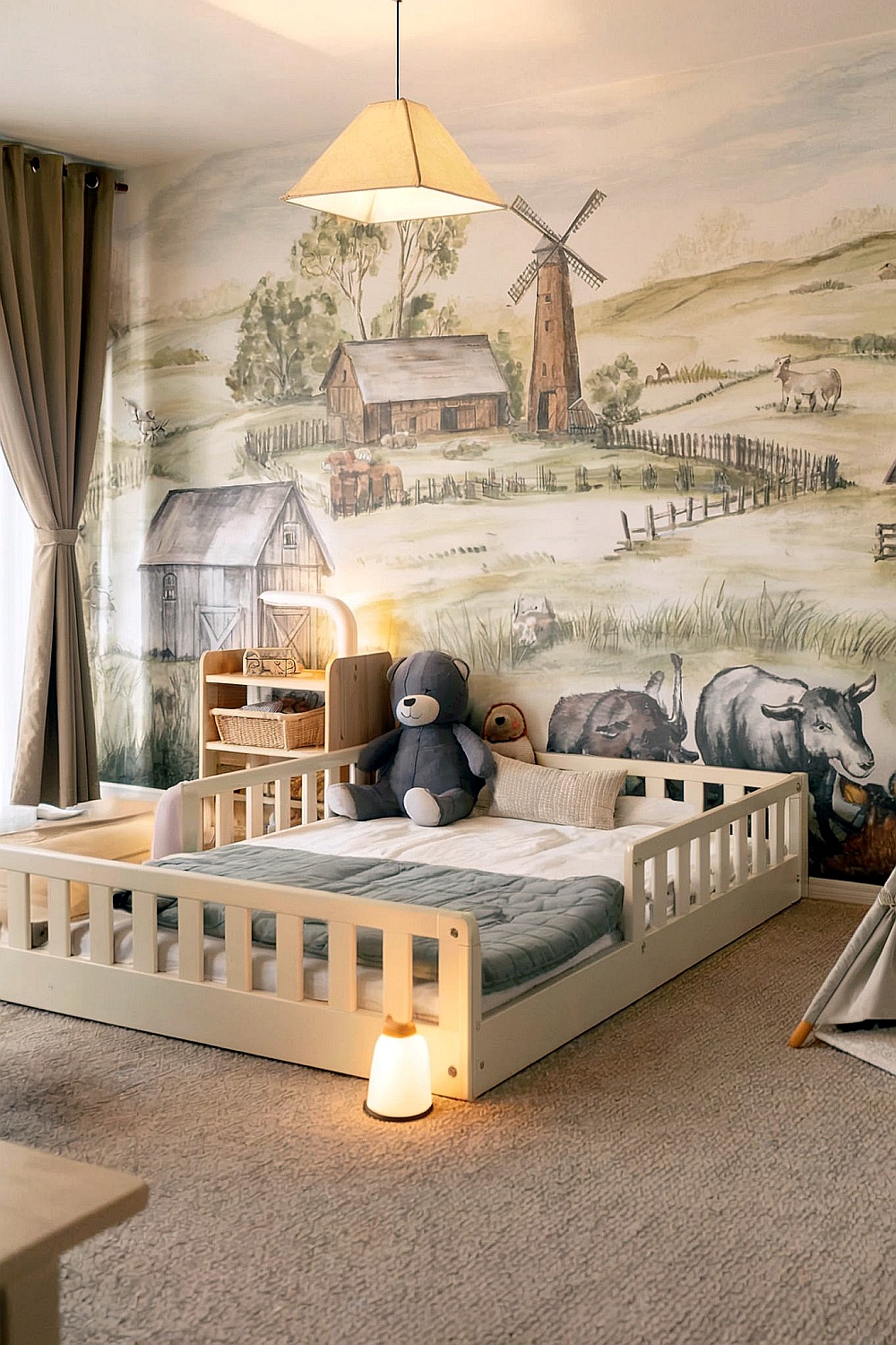 Montessori Bett, Bauern-Wandbild im Kinderzimmer für Kleinkind als Kinderbett Idee