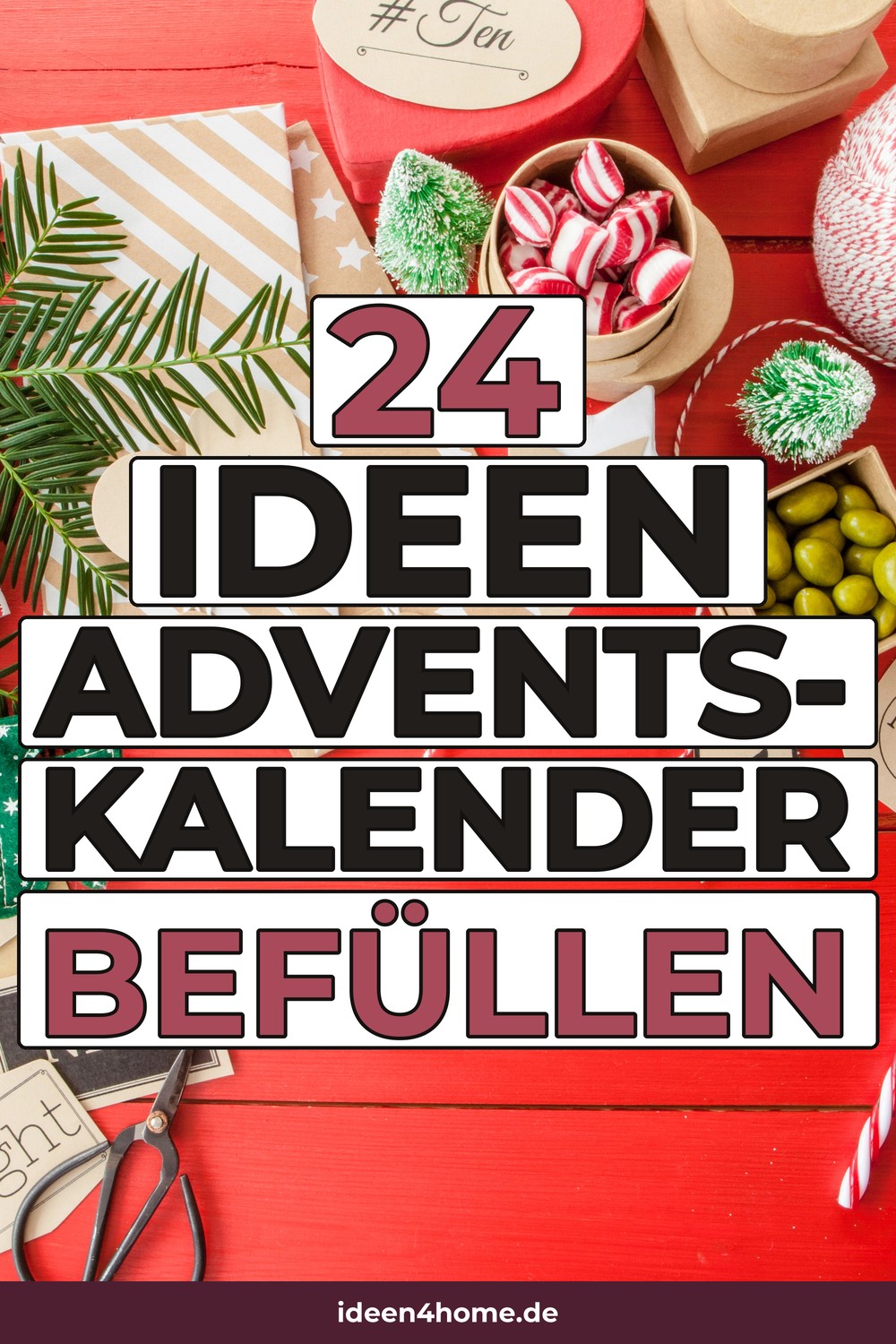 Adventskalender Inhalt: kleine Schachteln, Bonbons und Zahlenanhänger auf einem roten Holztisch